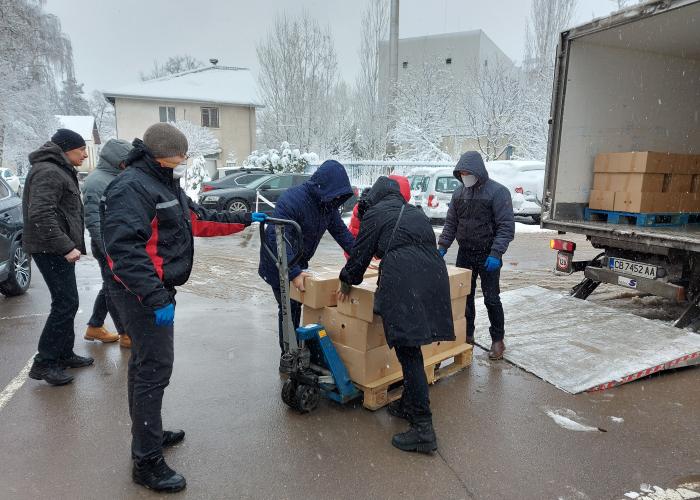 ПАКЕТИ С ХРАНИТЕЛНИ ПРОДУКТИ В ПОДКРЕПА НА МЕДИЦИ И БЛИЗКИТЕ ИМ ПОД КАРАНТИНА